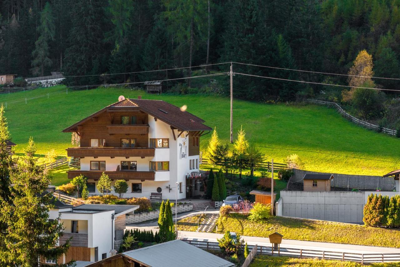 Intermontana Familienhotel B&B Zaunhof Exterior foto